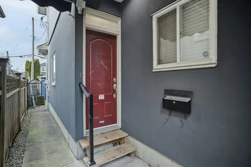 6453 BEATRICE STREET - photo 2 of 11