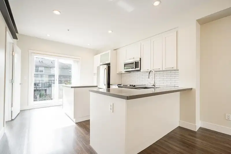 30 20967 76 AVENUE - photo 4 of 30
