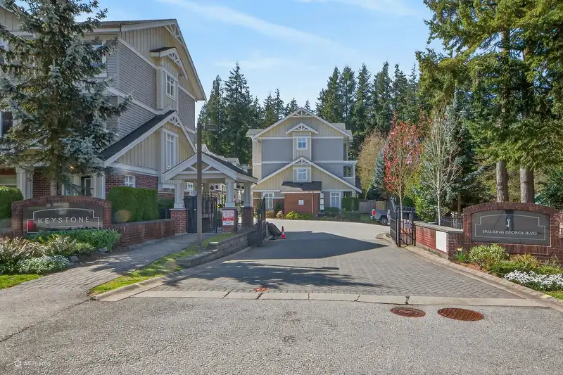 11 2925 KING GEORGE BOULEVARD - photo 3 of 25