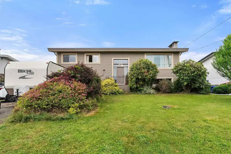 46621 TETON AVENUE - photo 2 of 38
