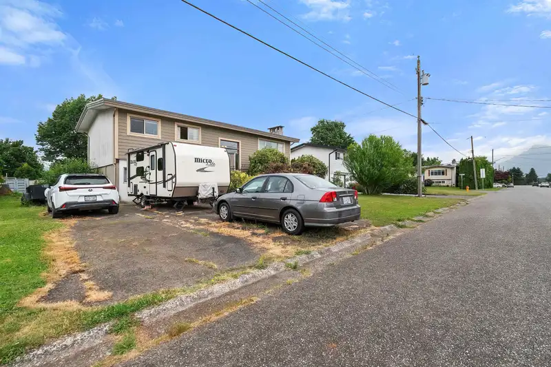 46621 TETON AVENUE - photo 4 of 38