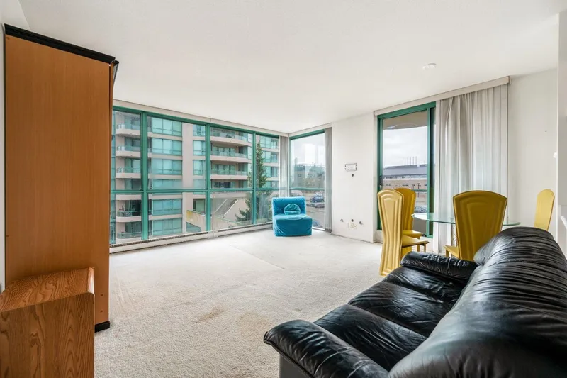 402 8851 LANSDOWNE ROAD - photo 3 of 18