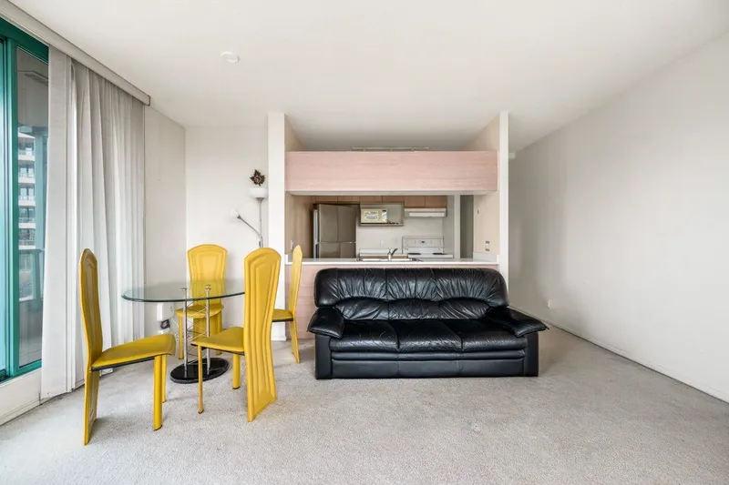 402 8851 LANSDOWNE ROAD - photo 4 of 18