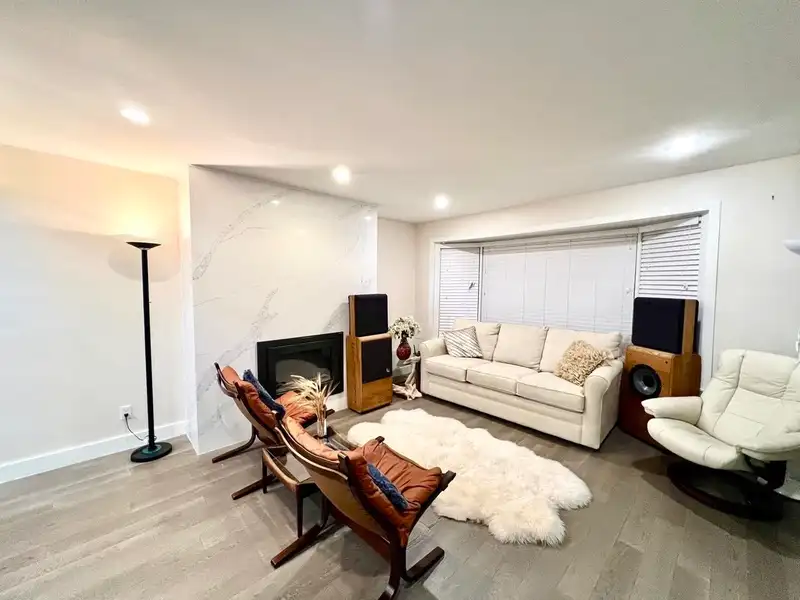 4 4900 CARTIER STREET - photo 2 of 26