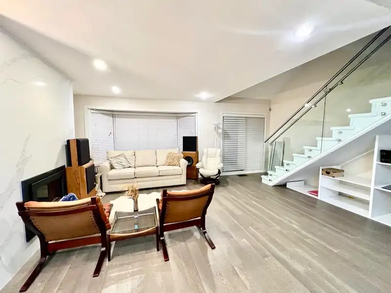 4 4900 CARTIER STREET - photo 3 of 26