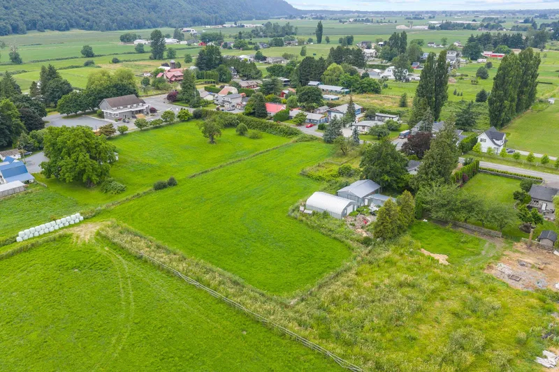 394 ARNOLD ROAD - photo 4 of 17