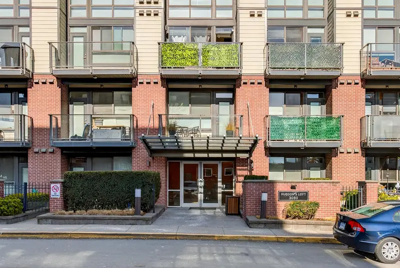 502 3080 GLADWIN ROAD - photo 2 of 25