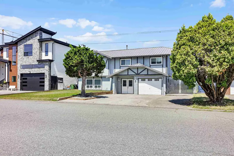 32745 OKANAGAN DRIVE - photo 1 of 40