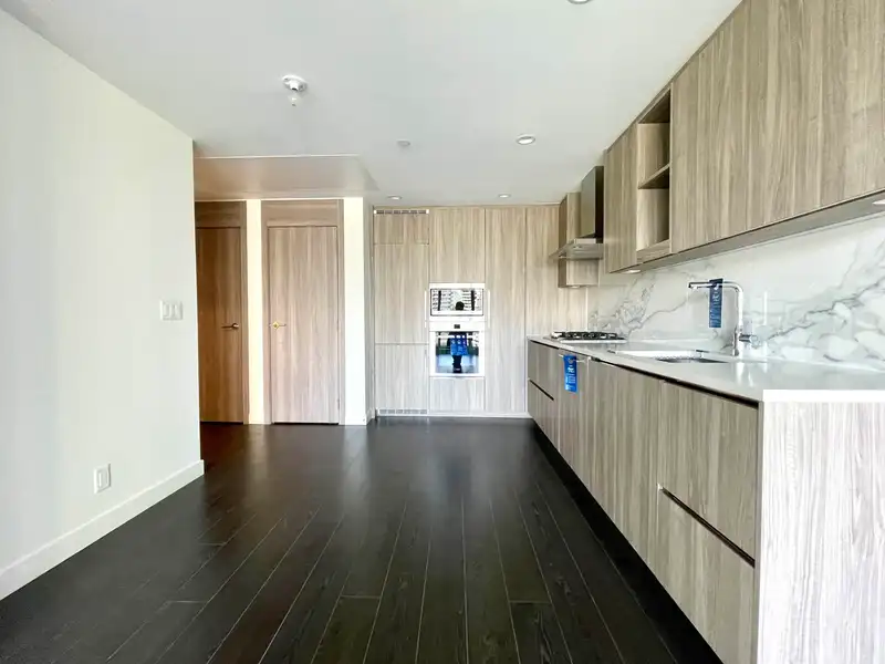 906 4880 LOUGHEED HIGHWAY - photo 3 of 21