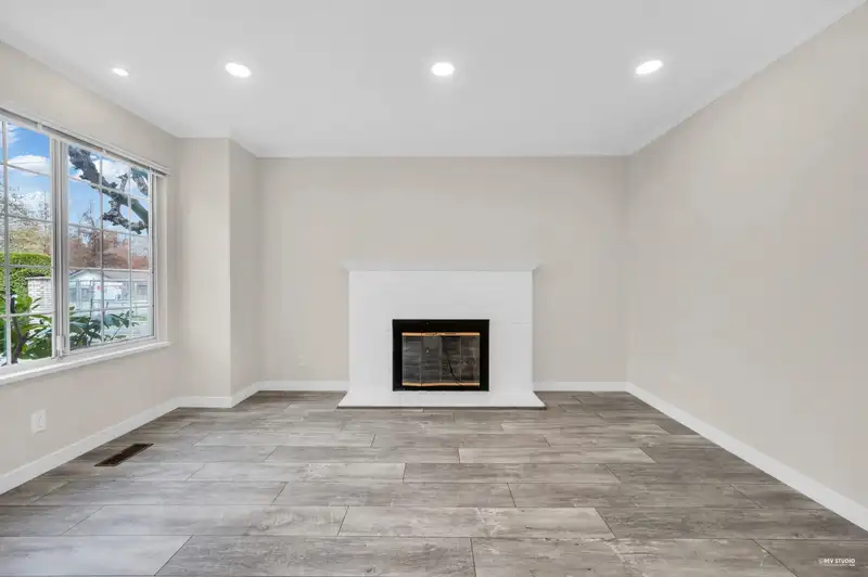 113 9561 207TH STREET - photo 2 of 36