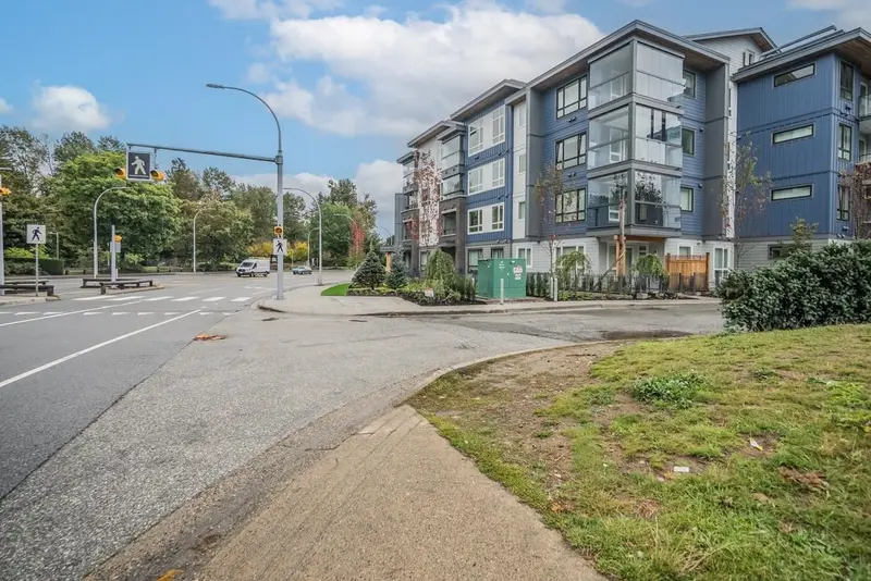 406 13788 76 AVENUE - photo 4 of 25