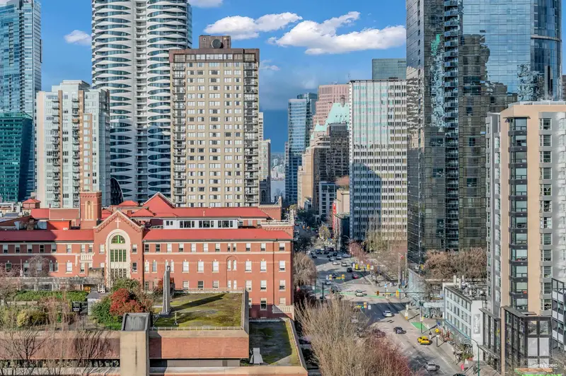 1501 1003 BURNABY STREET - photo 2 of 25