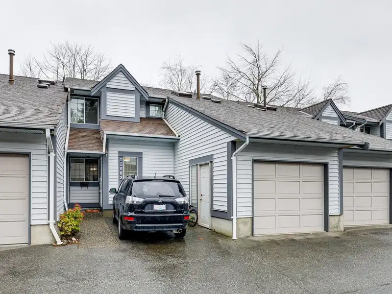 11982 90 AVENUE - photo 1 of 25