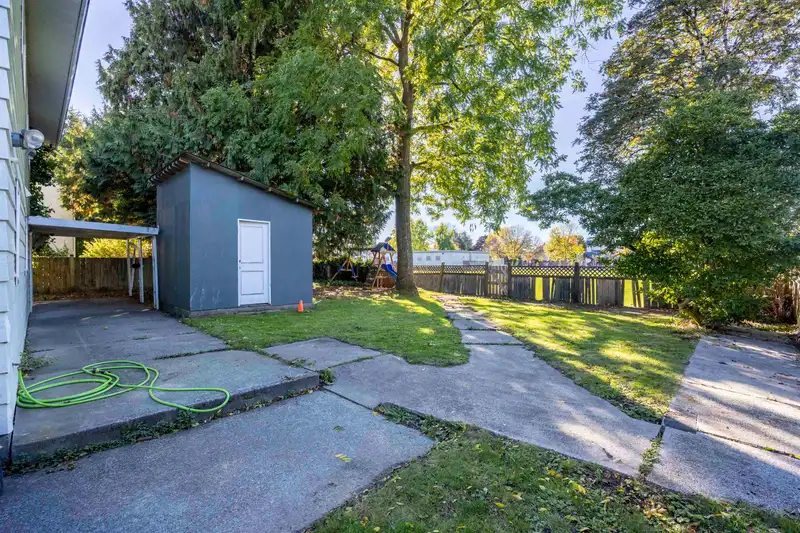 10231 ROSEDENE CRESCENT - photo 3 of 31