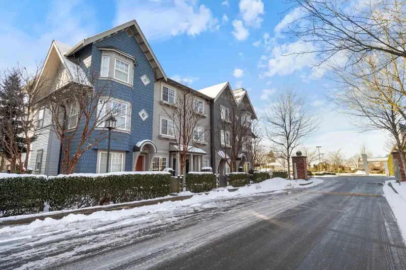 67 6450 187 STREET - photo 2 of 36