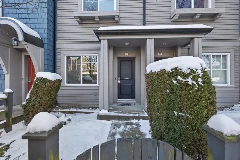 67 6450 187 STREET - photo 4 of 36