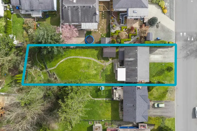 35397 WELLS GRAY AVENUE - photo 2 of 25