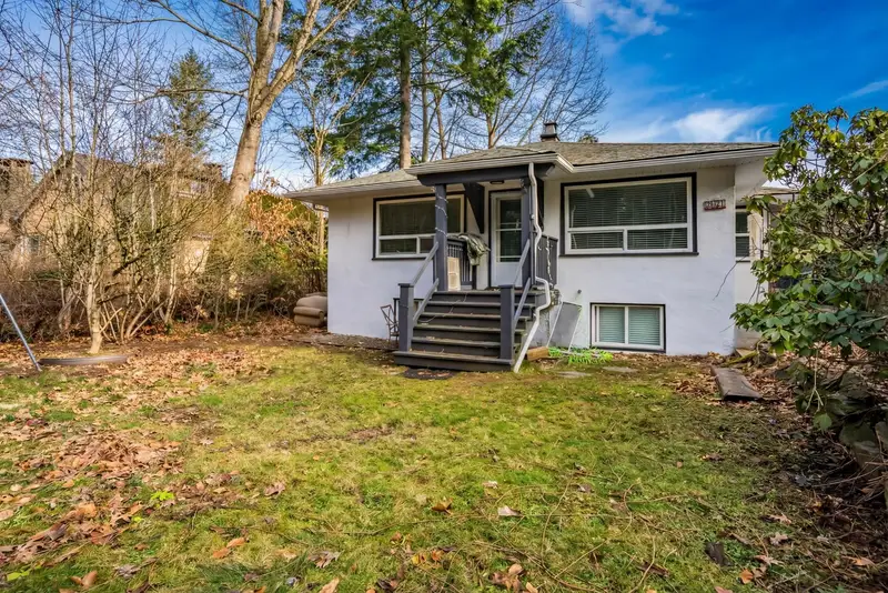 621 WATER AVENUE - photo 2 of 25