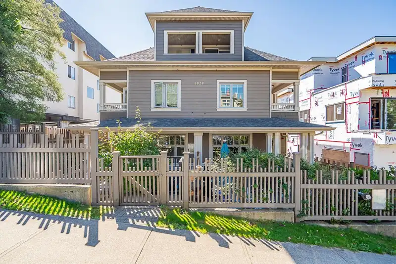 1 3828 PENDER STREET - photo 2 of 29