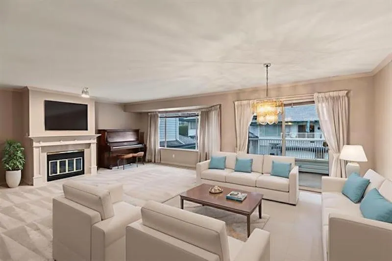 39 3115 TRAFALGAR STREET - photo 3 of 25