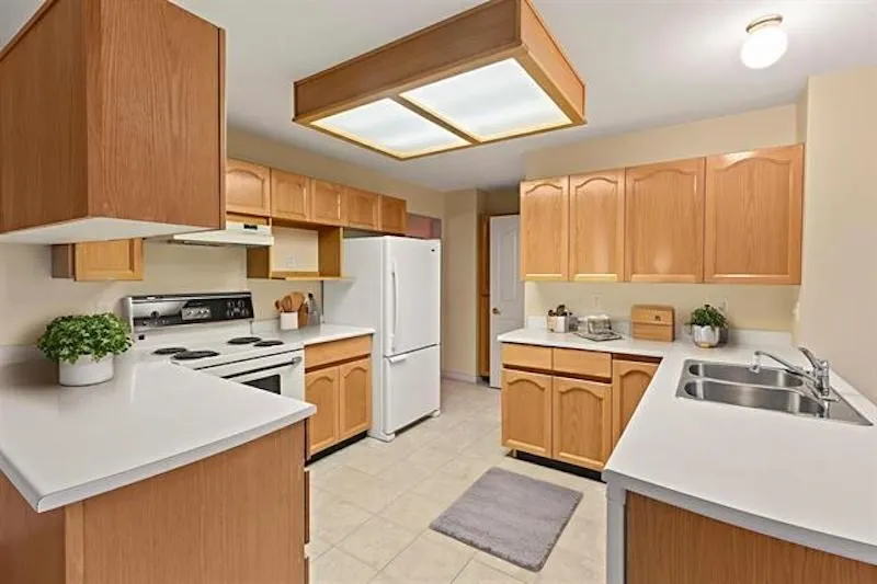 39 3115 TRAFALGAR STREET - photo 4 of 25