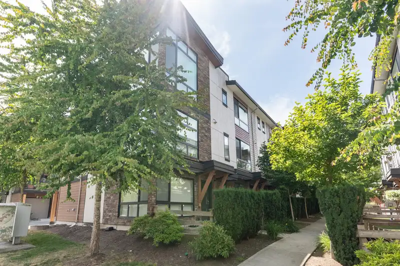 209 16488 64 AVENUE - photo 3 of 36