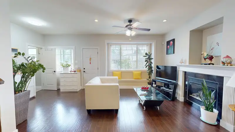 6958 DUNBLANE AVENUE - photo 3 of 18