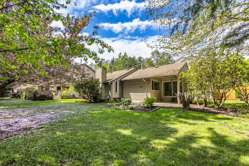 1845 LILAC DRIVE - photo 1 of 33