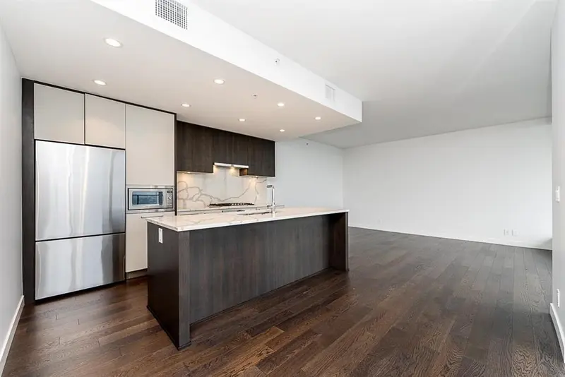 4601 567 CLARKE ROAD - photo 1 of 25