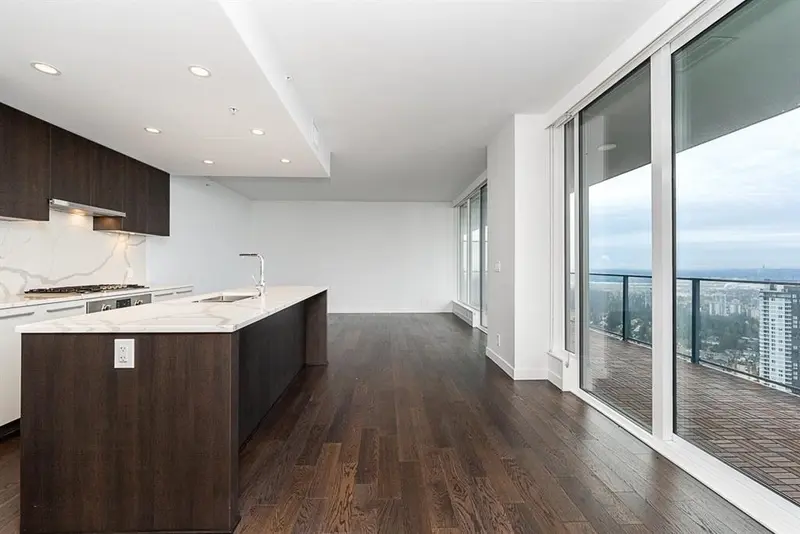 4601 567 CLARKE ROAD - photo 2 of 25