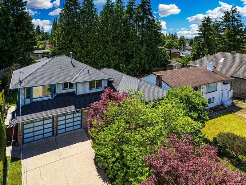 11458 90 AVENUE - photo 2 of 25