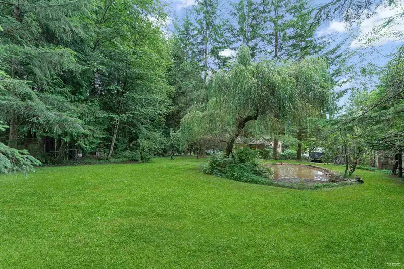 27841 LAUREL PLACE - photo 4 of 16