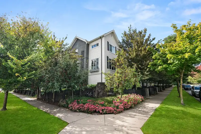 16 19180 65 AVENUE - photo 1 of 31