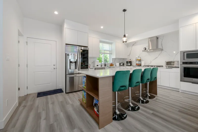 38 10488 124 STREET - photo 4 of 25