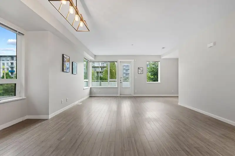 3193 E KENT AVENUE NORTH - photo 3 of 36