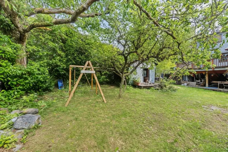 364 E 14TH STREET - photo 3 of 3