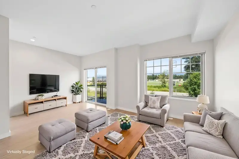 136 19451 SUTTON AVENUE - photo 2 of 40