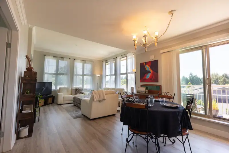 415 15210 GUILDFORD DRIVE - photo 1 of 21