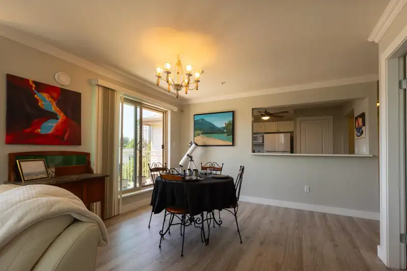 415 15210 GUILDFORD DRIVE - photo 2 of 21