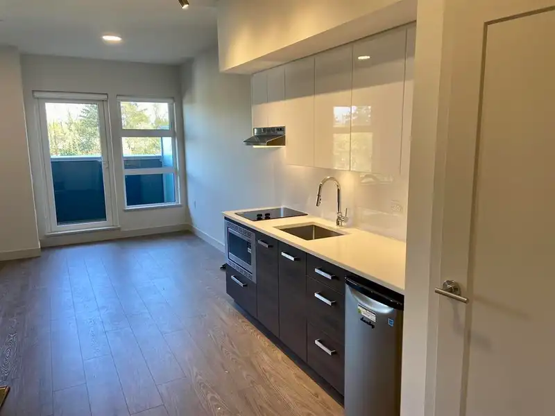 526 10928 132 STREET - photo 1 of 18