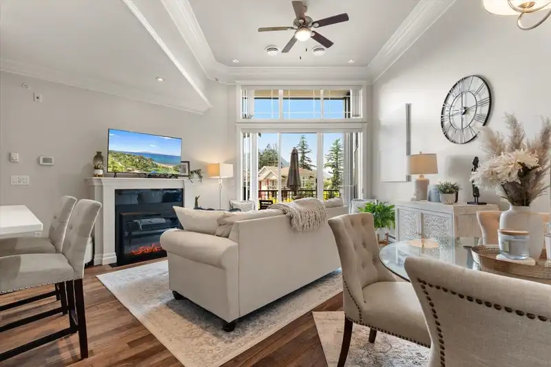 409C 45595 TAMIHI WAY - photo 1 of 27