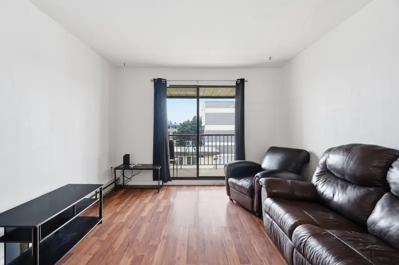 309 45744 SPADINA AVENUE - photo 2 of 25