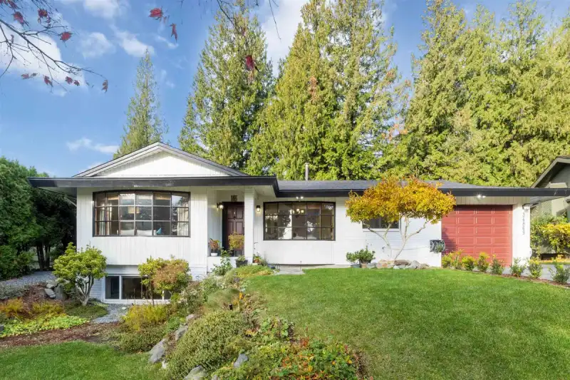 34869 EVERETT DRIVE - photo 1 of 28