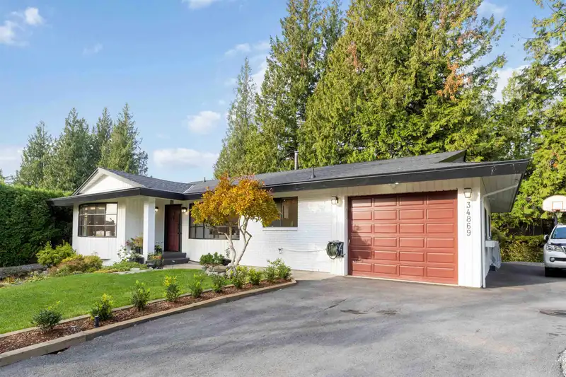 34869 EVERETT DRIVE - photo 2 of 28