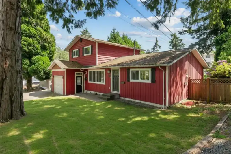 14770 60 AVENUE - photo 1 of 36
