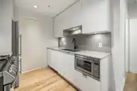 416-417 2493 MONTROSE AVENUE - thumbnail 12