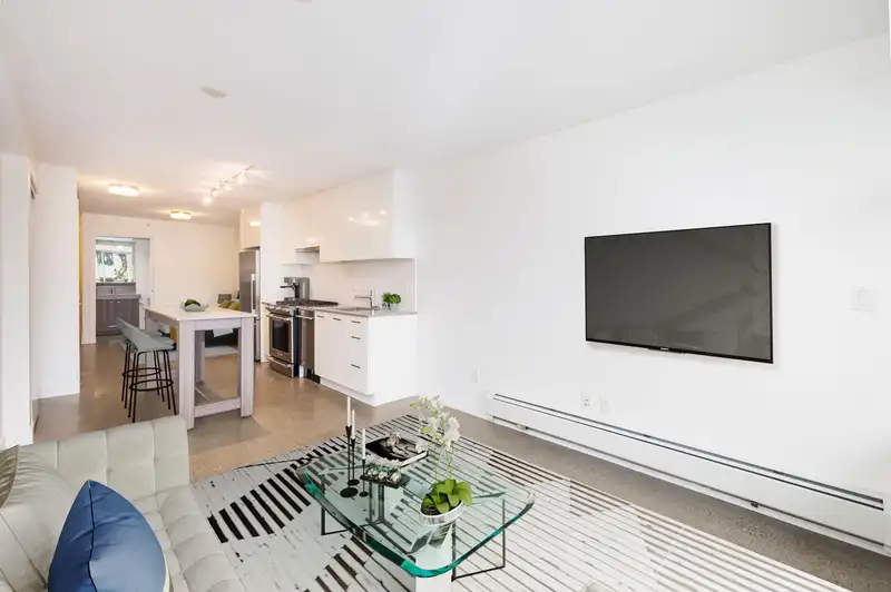 305 231 E PENDER STREET - photo 3 of 27
