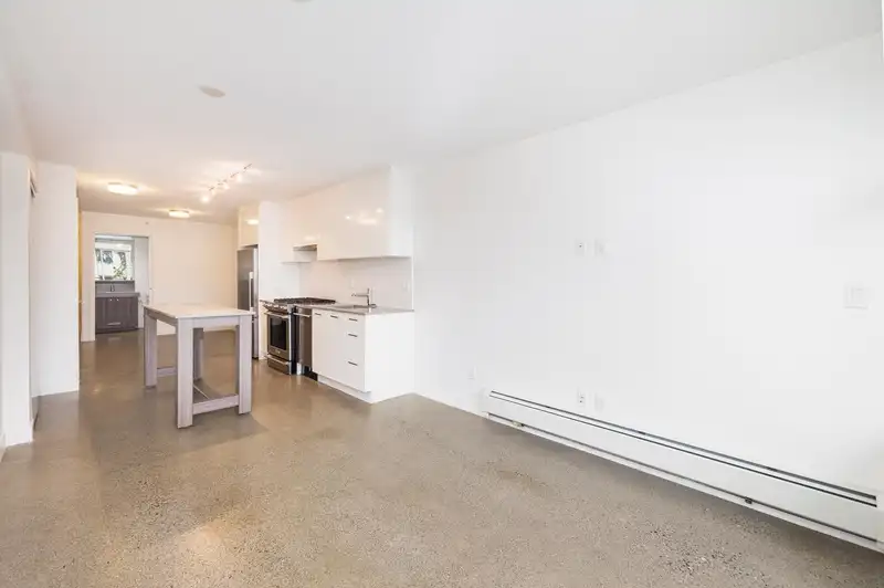 305 231 E PENDER STREET - photo 4 of 27