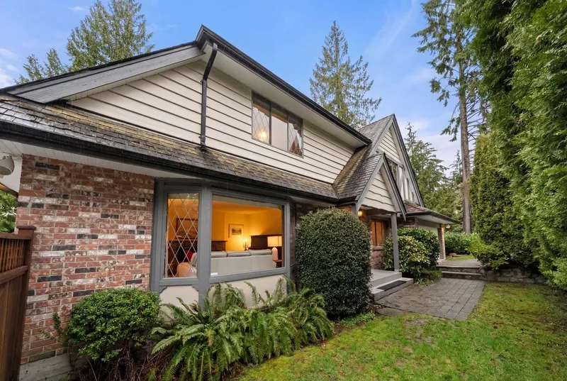 4877 CEDARCREST AVENUE - photo 2 of 25