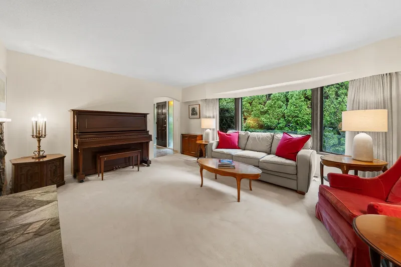 4877 CEDARCREST AVENUE - photo 4 of 25